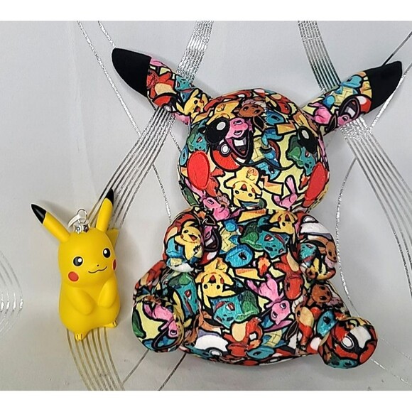Lof of 3 Pokemon Pikachu - Graffiti Pikachu, Christmas Ornament & 2015 Tomy Toys - Picture 2 of 15